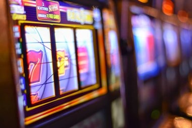 Dragon Tiger Live game interface on cabang777 showing card reveal and betting options